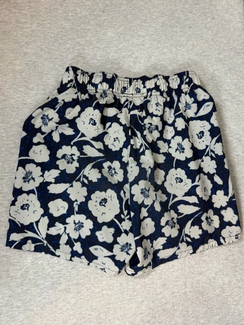 Hollister Floral Swim‎ Shorts - Navy/White Hibiscus - XS
